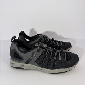 G.H. BASS & CO. HYDROCOOL SHARKS MEN'S SIZE 8.5 GREY and BLACK NEW